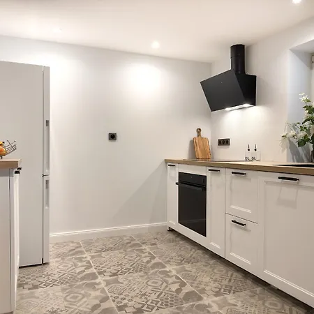 Spacious 130 Sqm With Master Bedroom On Alsace Wine Route, Easy Access, Private Garage *
